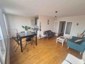 Space and light for friends/family at Paris' door